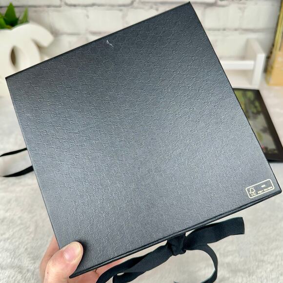 GUCCI GG print Box, Beautiful RARE shopping bag AND envelope gift set - Picture 7 of 15